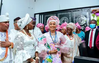 Yeye Moremi Oodua with guests inside the newly commissioned hub
